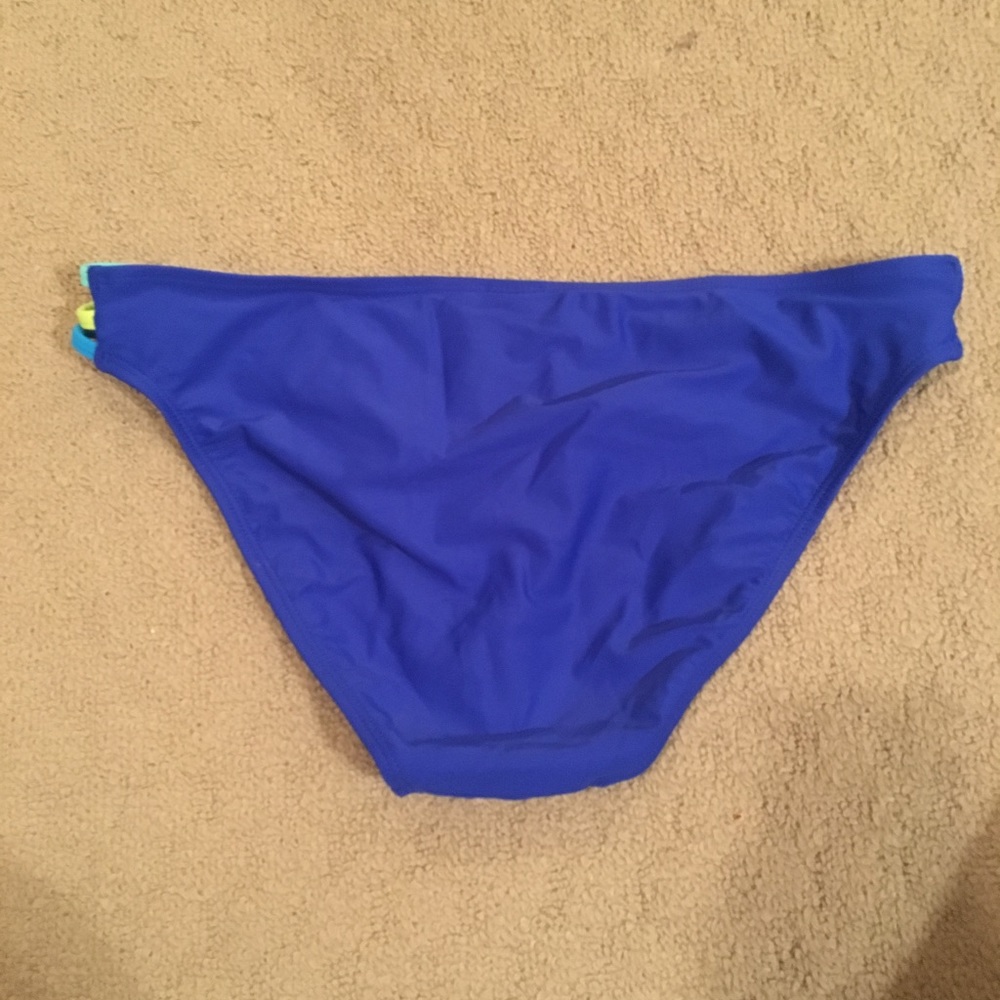 Bikini Bottoms - Picture 2 of 2